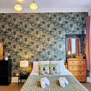No15 Castle View Homestay